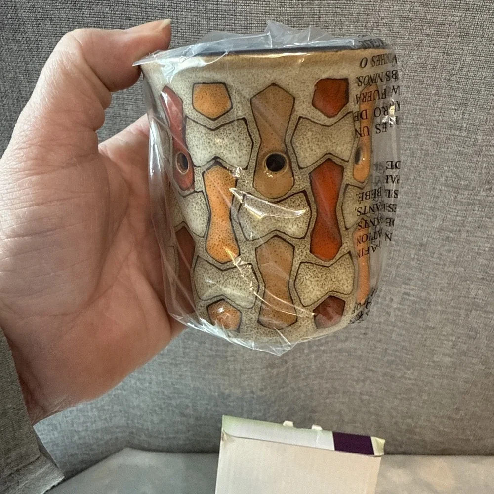 NEW Scentsy RUS Plug-In‎ Wall Wax Warmer Nightlight Retired  Boho Abstract